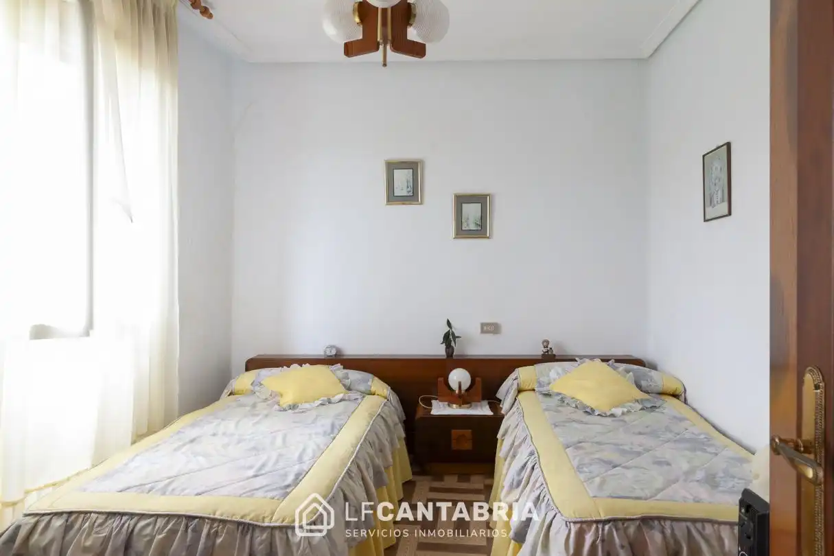 Habitación de Casa o chalet en venta en Camargo con Calefacción y Trastero