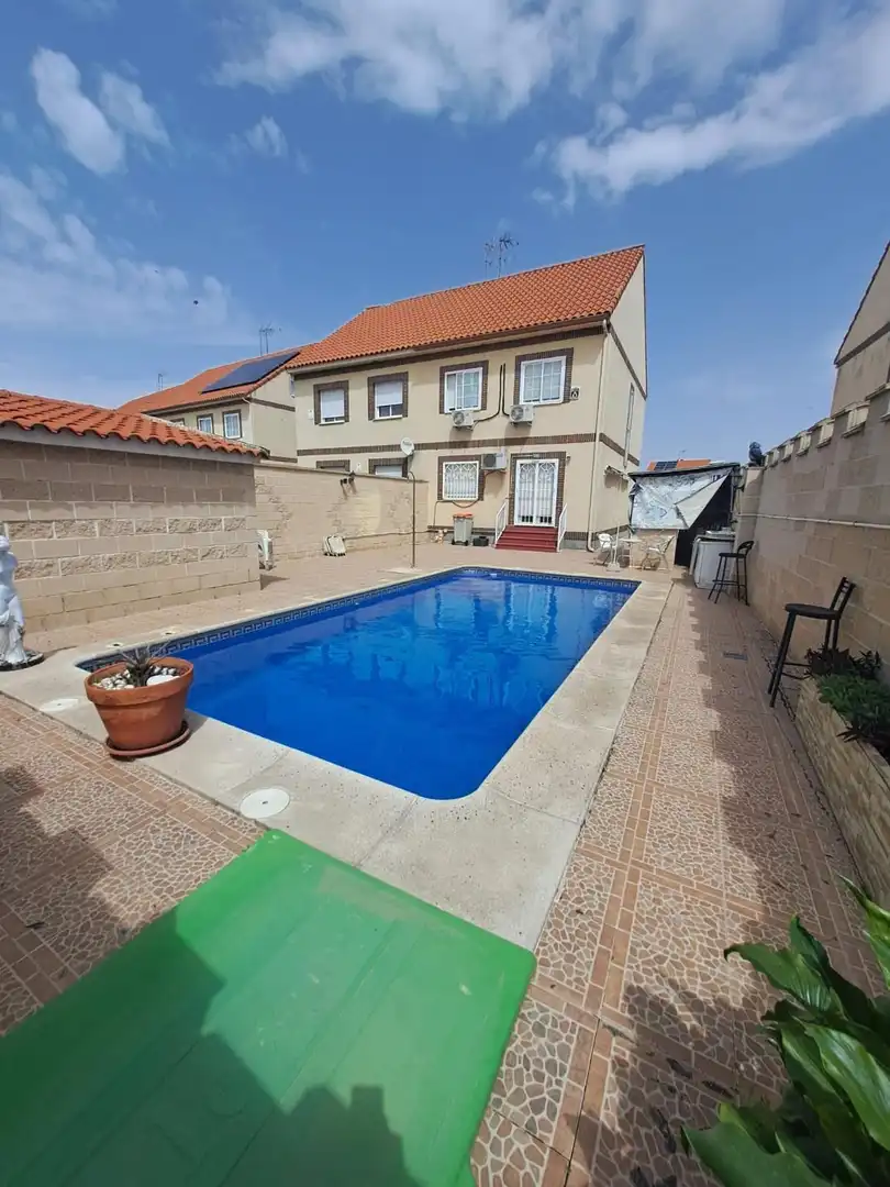 Swimming pool of Houses for sale in Las Ventas de Retamosa  with Air Conditioner, Heating and Terrace