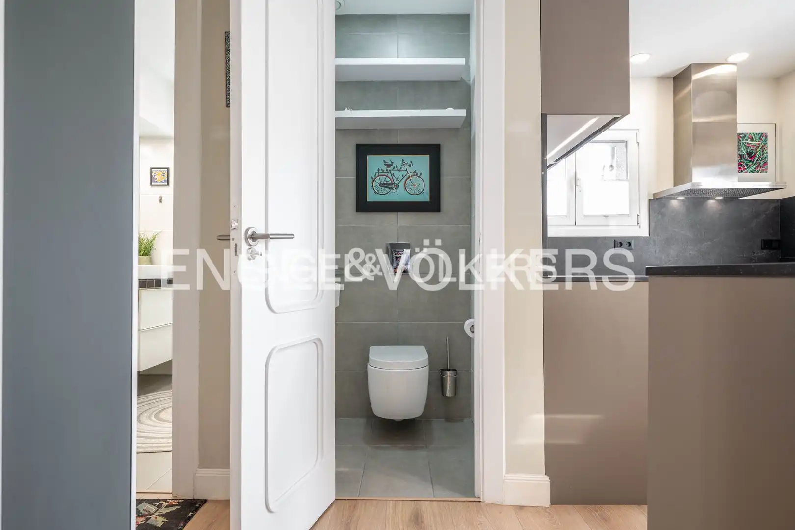 Baño de Piso en venta en Donostia - San Sebastián  con Calefacción, Parquet y Balcón