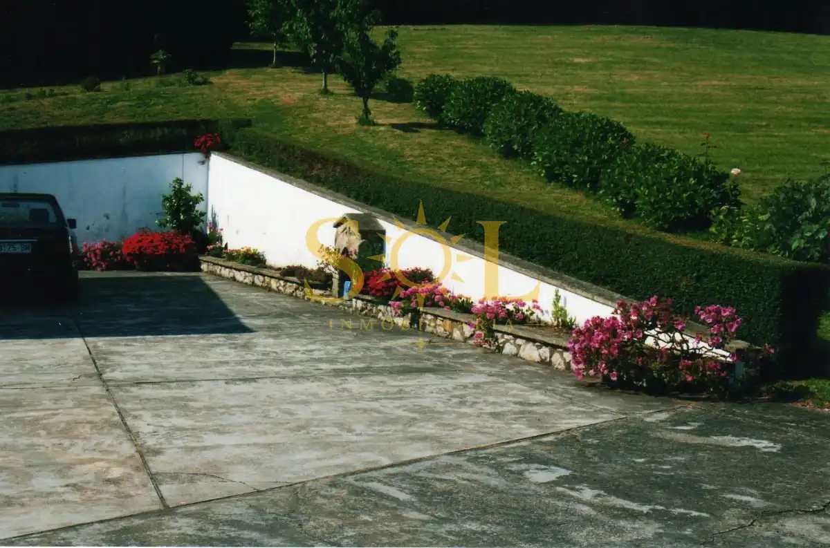 Terrassa de Casa o xalet en venda en Pravia amb Calefacció i Jardí privat