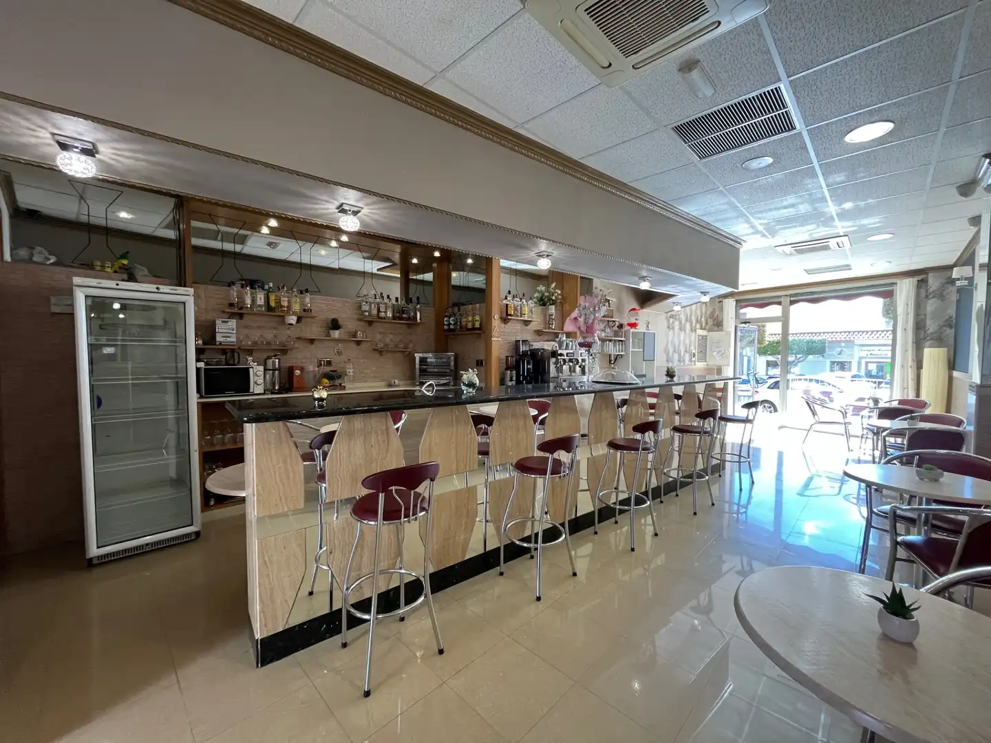 Locale commerciale in vendita a Calle Blas Infante 9, imagen 2