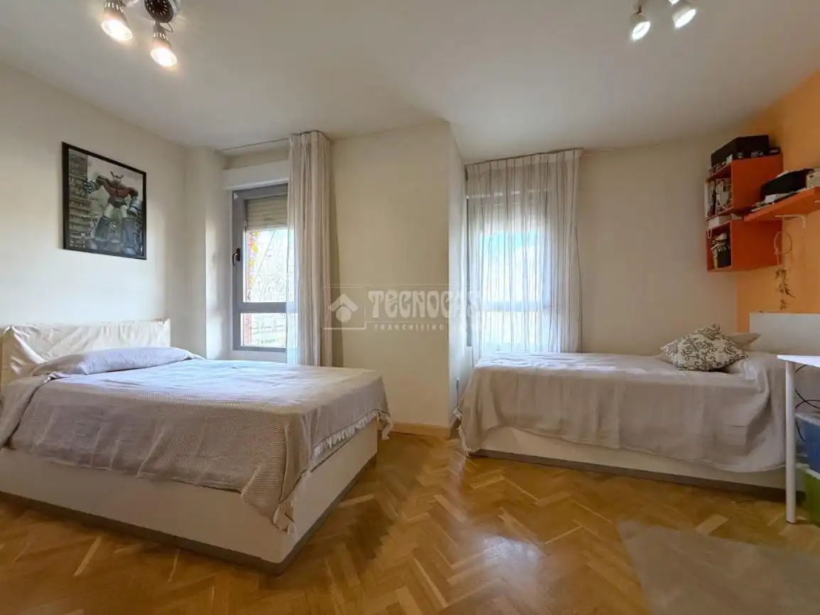 Habitación de Piso en venta en Alcalá de Henares con Aire acondicionado y Terraza