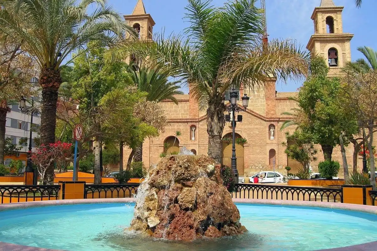 Vista exterior de Finca rústica en venda en Torrevieja amb Calefacció, Piscina i Moblat