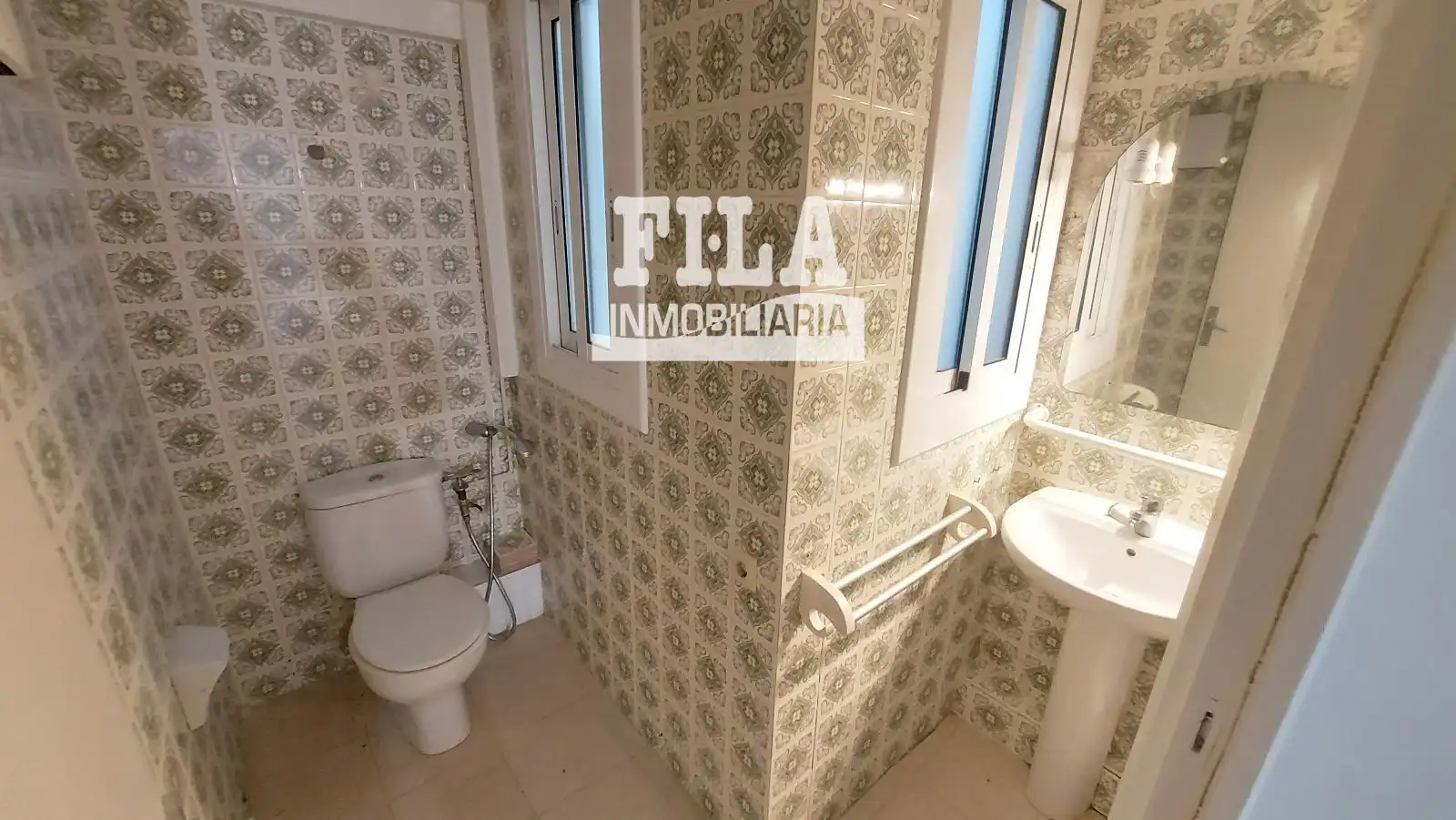 Baño de Piso en venta en Calafell con Calefacción y Terraza