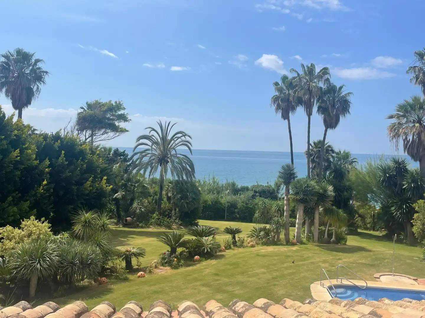 Jardí de Casa o xalet en venda en Estepona amb Aire condicionat, Terrassa i Traster