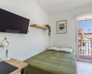 Dormitori de Pis per a compartir en  Granada Capital amb Terrassa