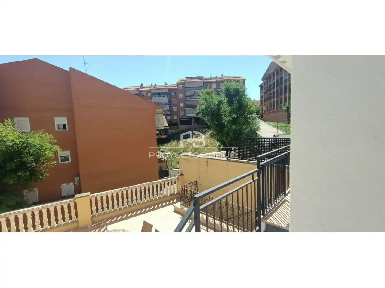 Vista exterior de Piso de alquiler en Esparreguera con Calefacción y Balcón