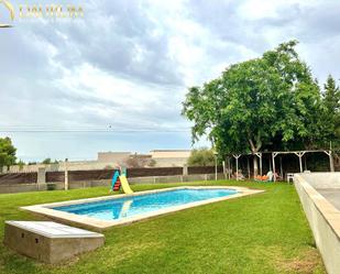 Piscina de Casa adosada en venda en San Vicente del Raspeig / Sant Vicent del Raspeig amb Aire condicionat i Terrassa