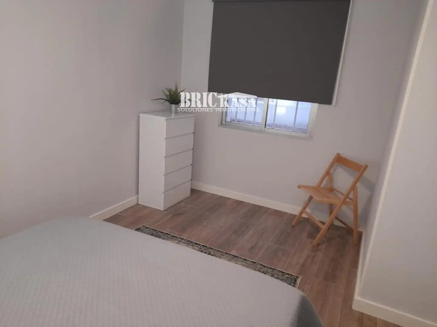 Schlafzimmer von Wohnung zur Miete in Cáceres mit Klimaanlage, Heizung und Schwimmbad