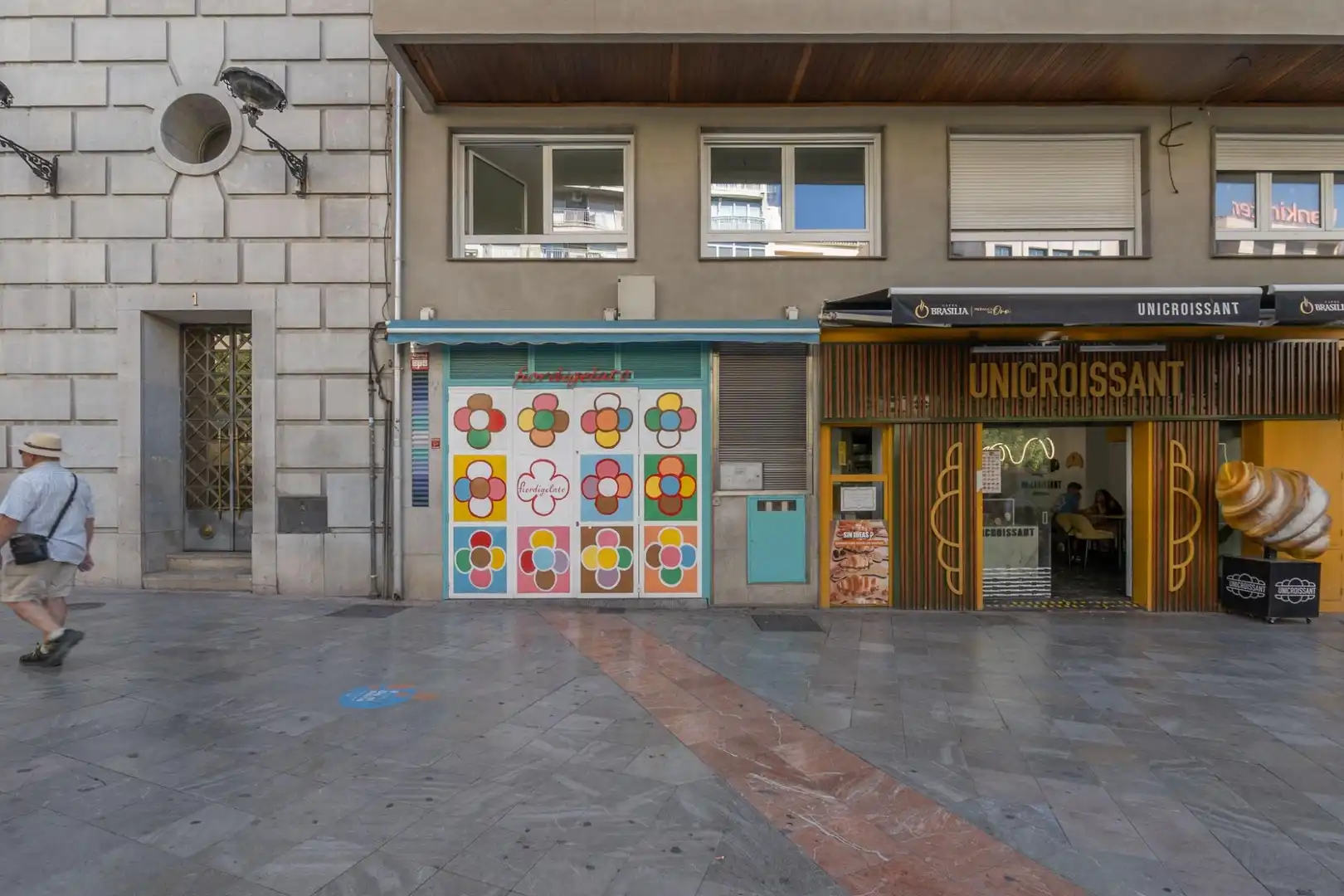Exterior view of Flat for sale in Granada  with Air Conditioner and Heating