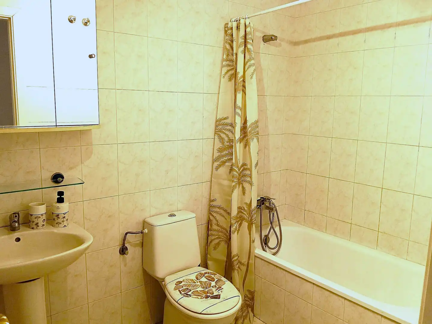 Badezimmer von Wohnung zum Verkauf in Marbella mit Möbliert, Ofen und Waschmaschine