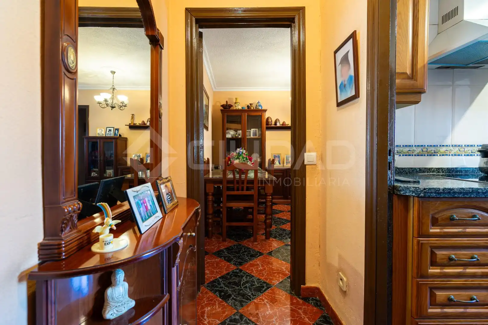 Flat for sale in Sevilla  with Air Conditioner