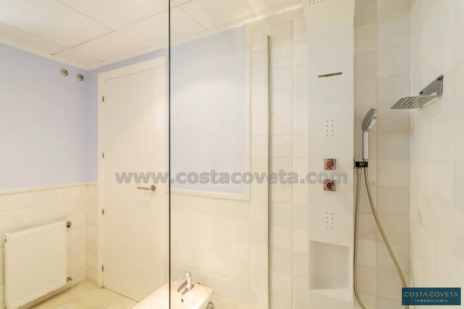 Badezimmer von Erdgeschoss zum Verkauf in El Campello mit Klimaanlage, Heizung und Terrasse