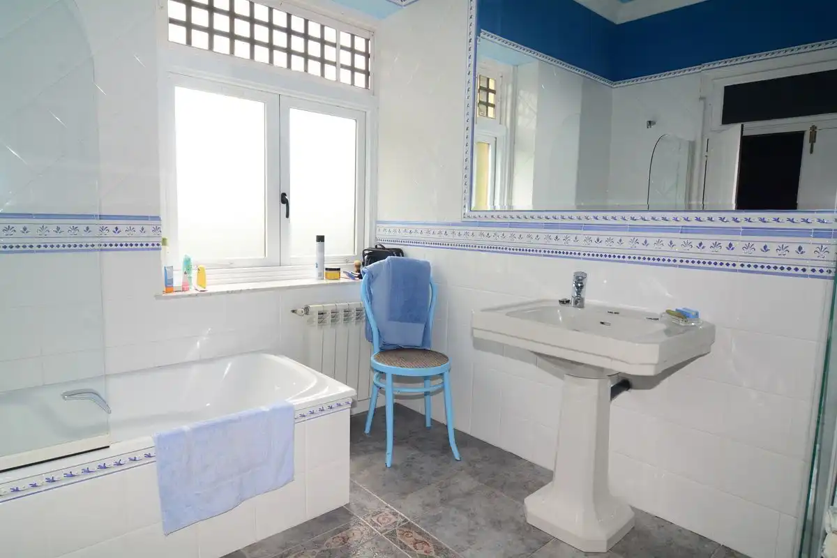 Bany de Casa o xalet en venda en Llanes amb Calefacció, Jardí privat i Traster