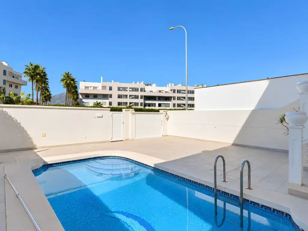 Piscina de Pis en venda en Castillo Sohail - Myramar