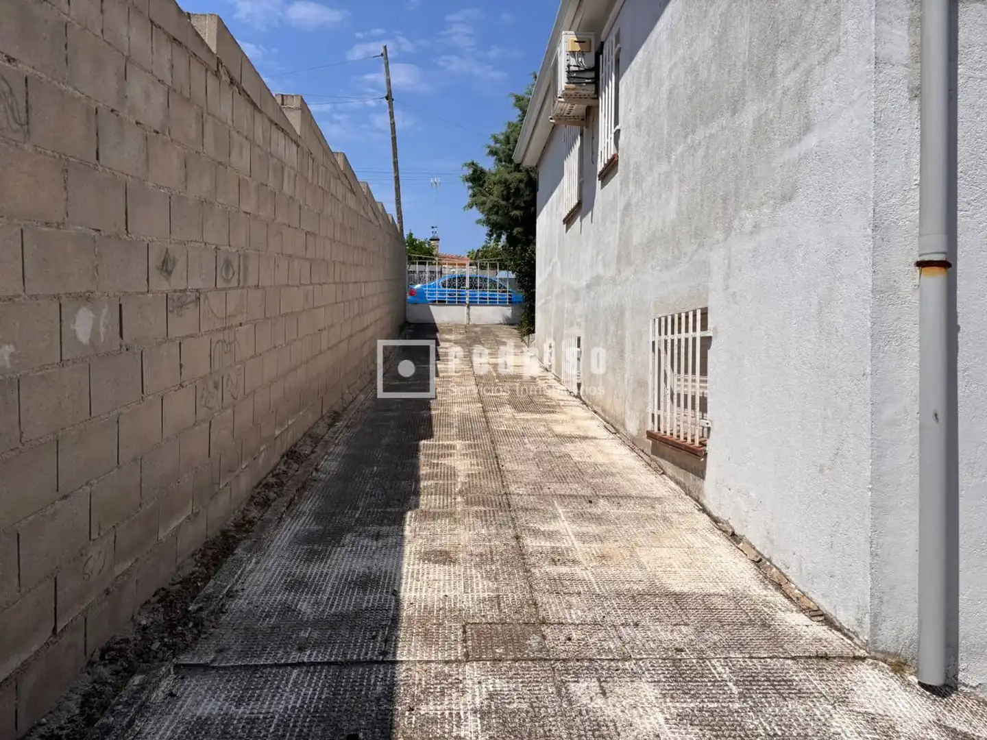 Exterior view of Houses for sale in Casarrubios del Monte  with Heating, Private garden and Terrace