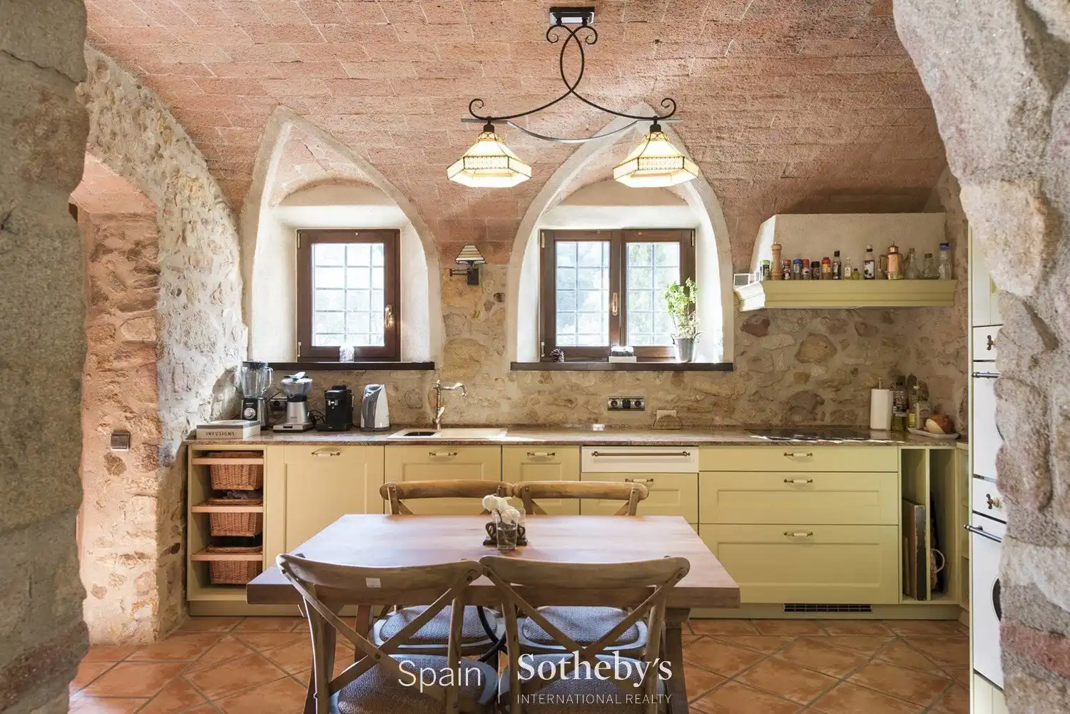 Cuina de Finca rústica en venda en Castell d'Aro, Platja d'Aro i s'Agaró amb Calefacció, Jardí privat i Terrassa