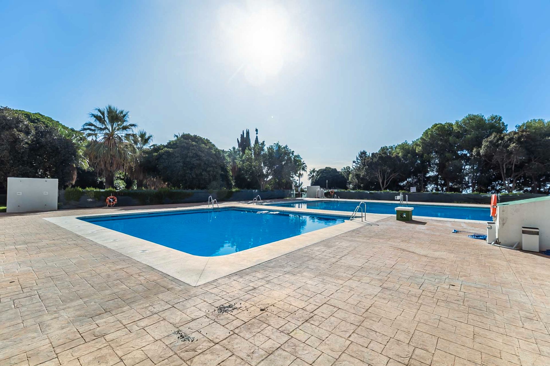 Piscina de Estudio en venta en Benalmádena con Terraza, Amueblado y Piscina comunitaria