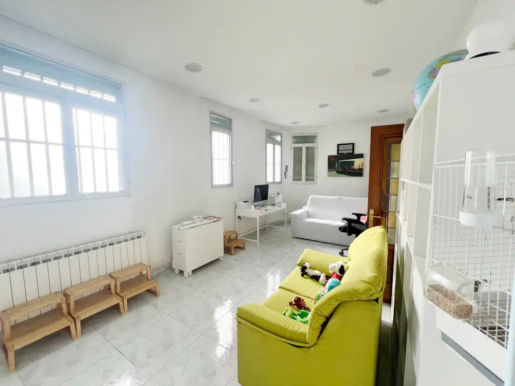 Wohnzimmer von Wohnung zum Verkauf in Madrid mit Klimaanlage, Heizung und Privatgarten