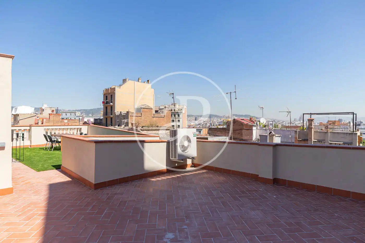 Terrasse von Wohnung zum Verkauf in Barcelona mit Klimaanlage, Heizung und Privatgarten