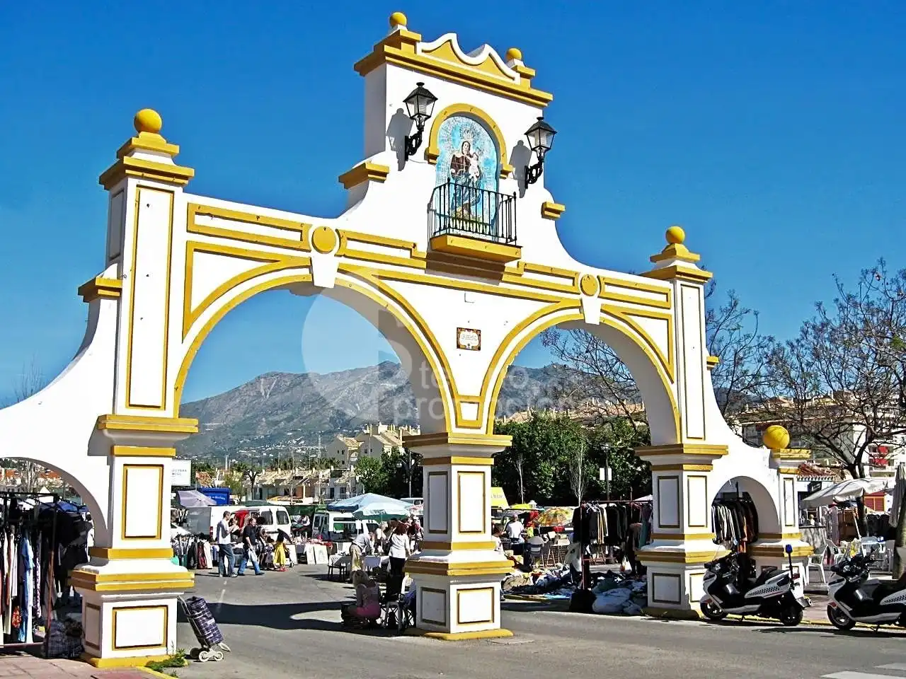 Außenansicht von Erdgeschoss zum Verkauf in Mijas mit Klimaanlage, Heizung und Terrasse