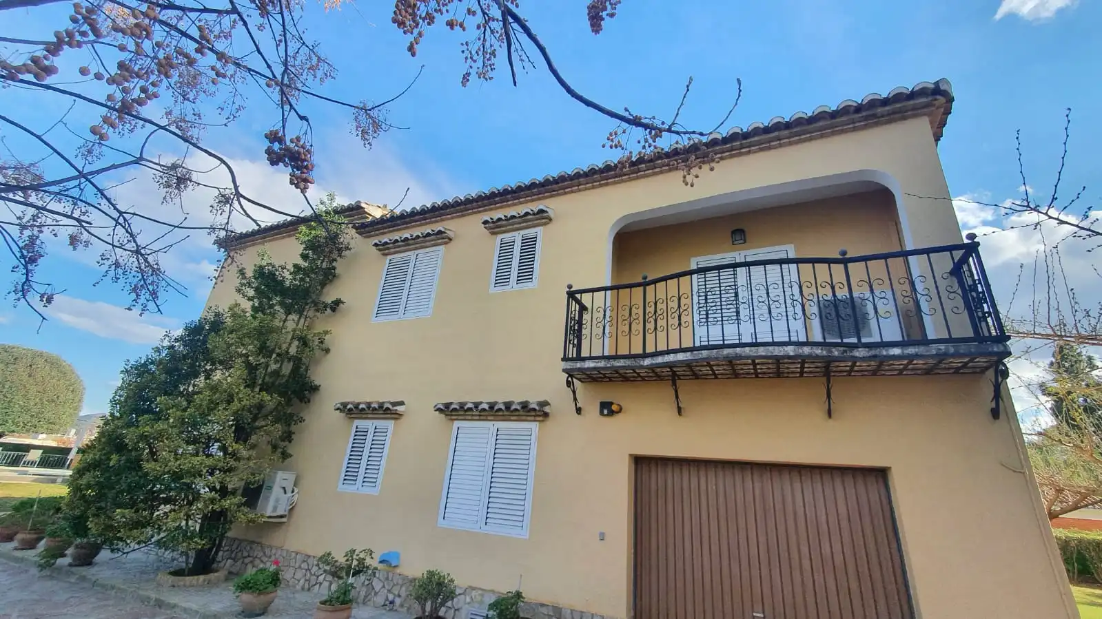 Vista exterior de Casa o chalet en venta en L'Alcúdia de Crespins con Piscina