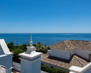 Exterior view of Single-family semi-detached for sale in Marbella  with Air Conditioner, Heating and Private garden