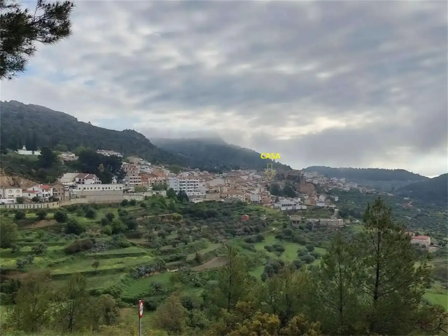 Vista exterior de Casa o xalet en venda en Yeste amb Traster i Balcó