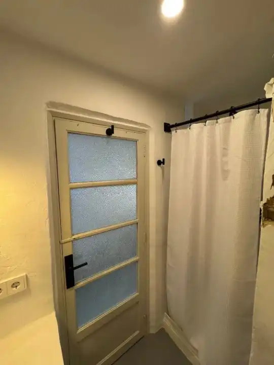 Badezimmer von Wohnung zur Miete in Valencia mit Klimaanlage, Heizung und Privatgarten