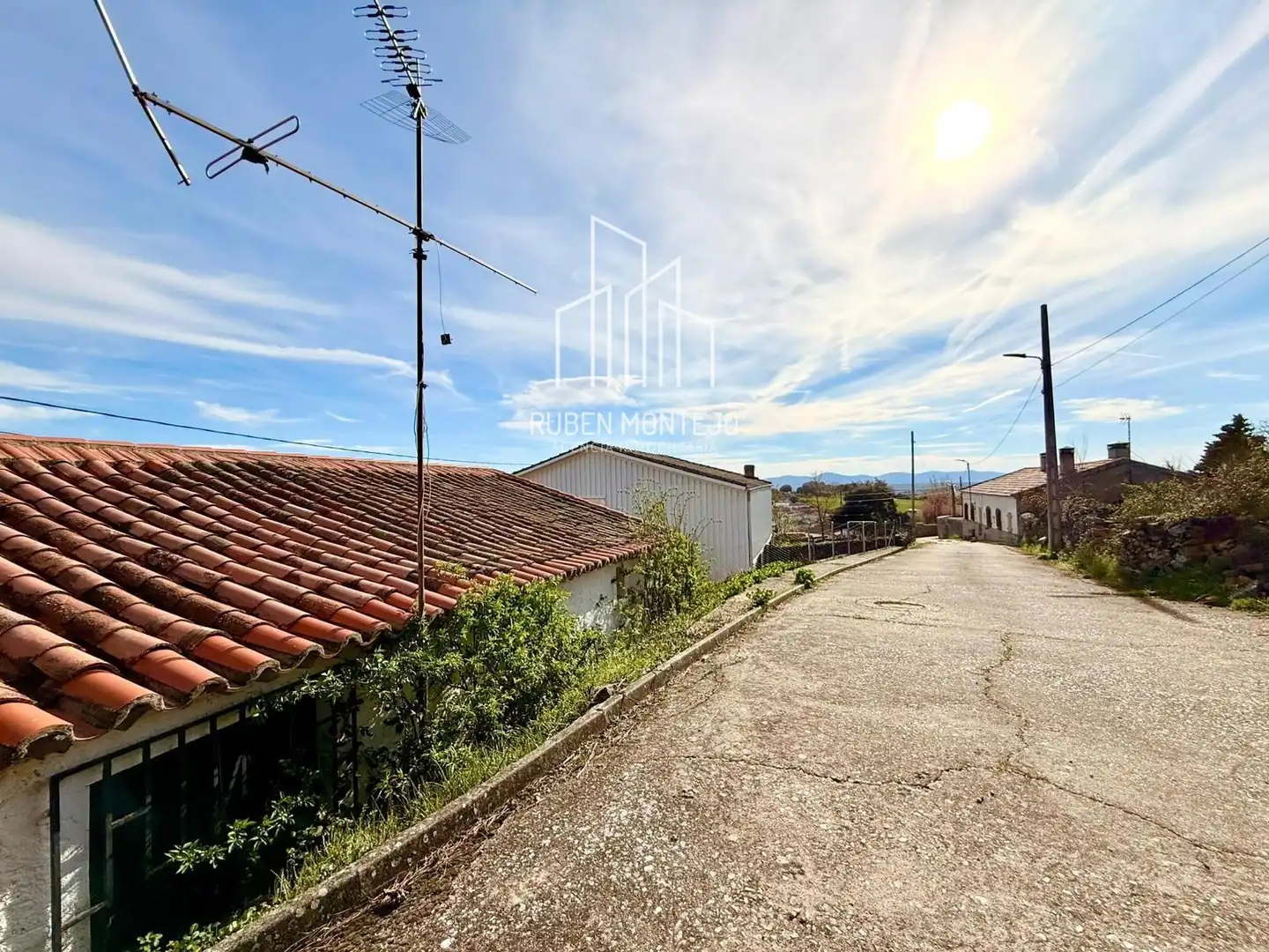Vista exterior de Casa o chalet en venta en Membribe de la Sierra con Amueblado