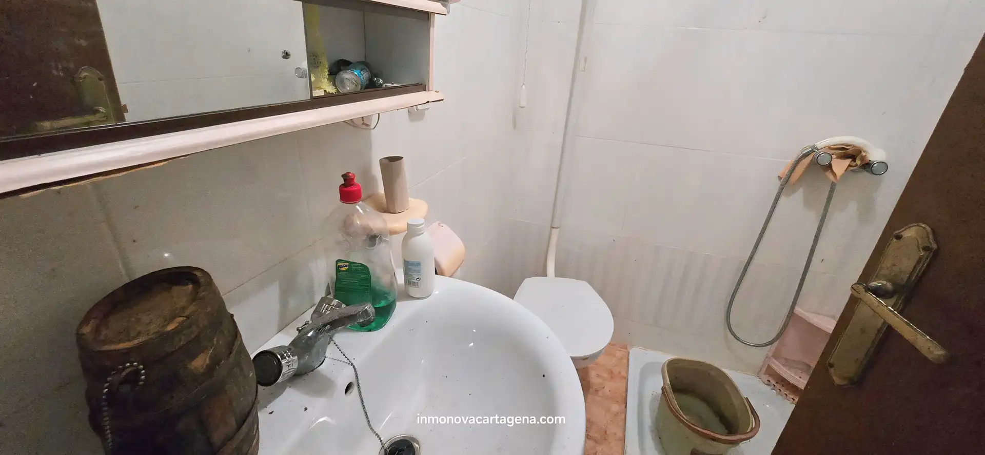 Bany de Finca rústica en venda en Cartagena amb Jardí privat