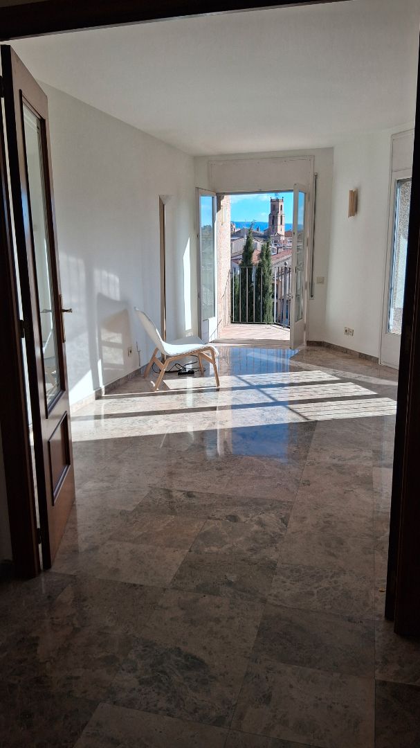 Piso de alquiler en Vic con Calefacción, Amueblado y Balcón