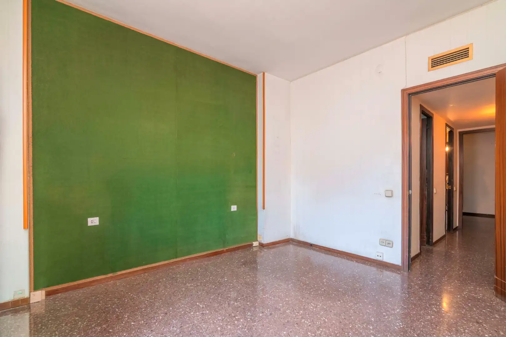 Piso en venta en Barcelona con Aire acondicionado, Calefacción y Balcón
