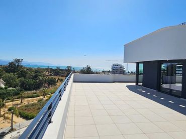 Penthouse mit Pool zum Verkauf in Av Mar de Alborán 9