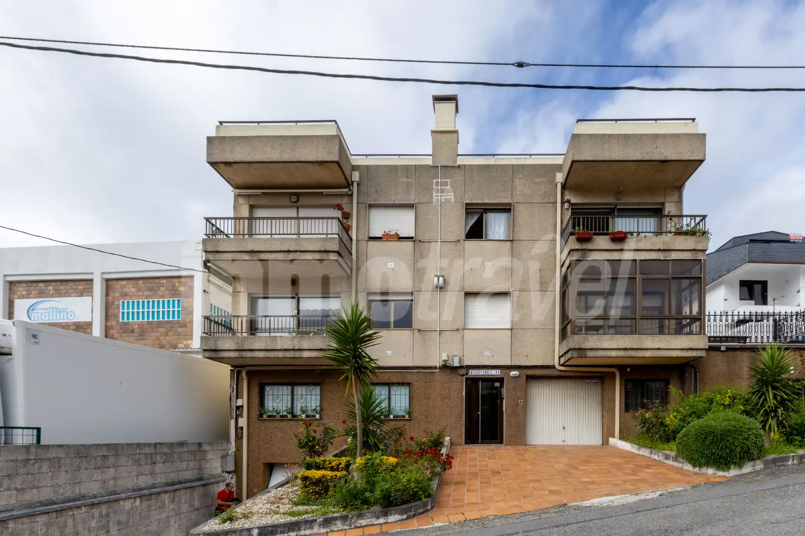 Außenansicht von Wohnung zum Verkauf in Sanxenxo mit Privatgarten, Terrasse und Möbliert