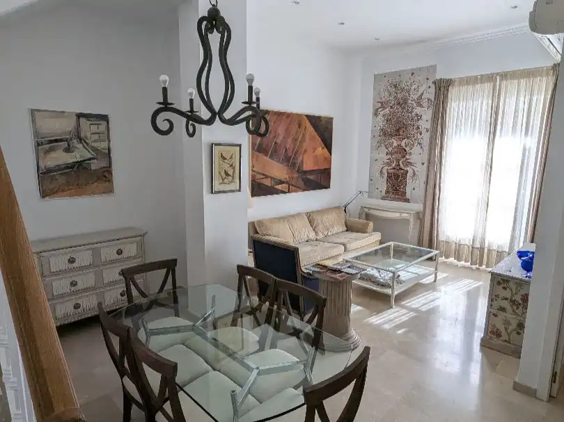 Esszimmer von Dachboden zur Miete in Sevilla mit Klimaanlage, Heizung und Terrasse