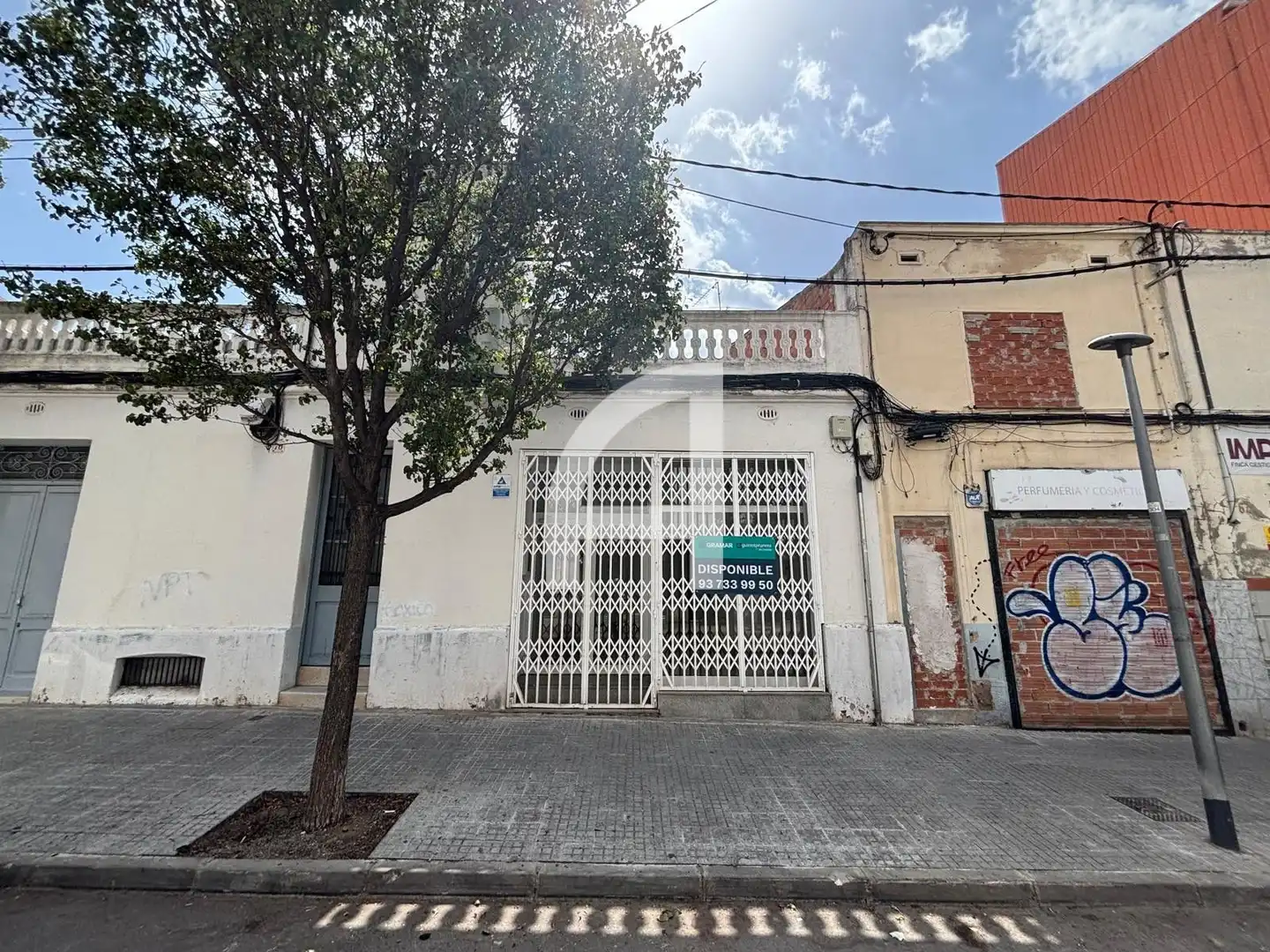 Vista exterior de Local de alquiler en Terrassa