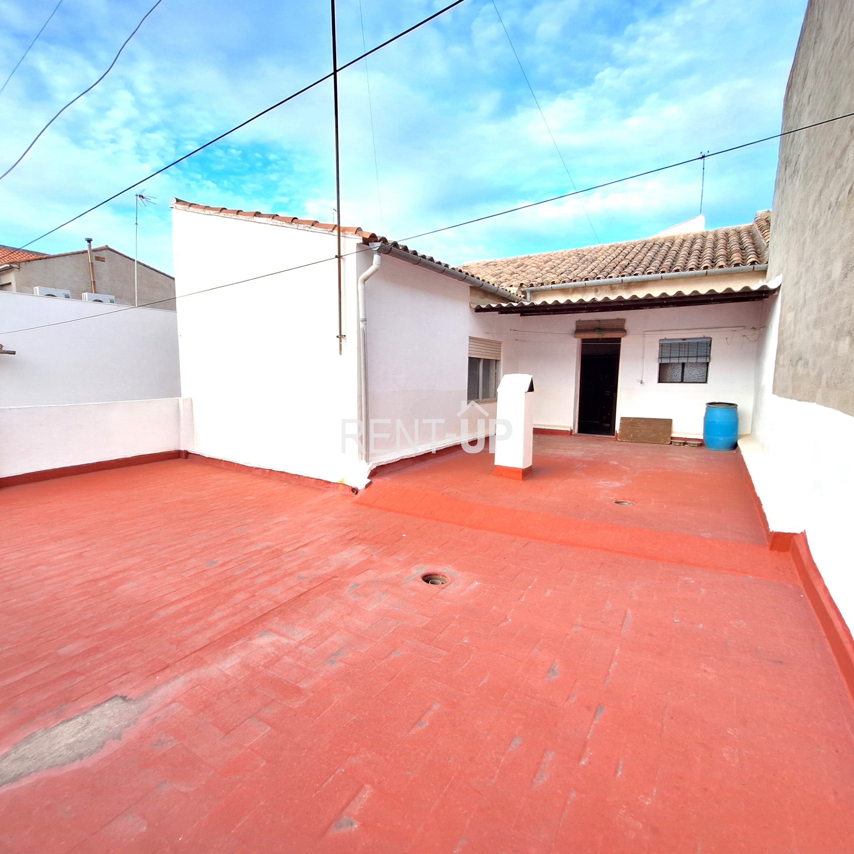Exterior view of House or chalet for sale in L'Alcúdia de Crespins  with Terrace and Storage room