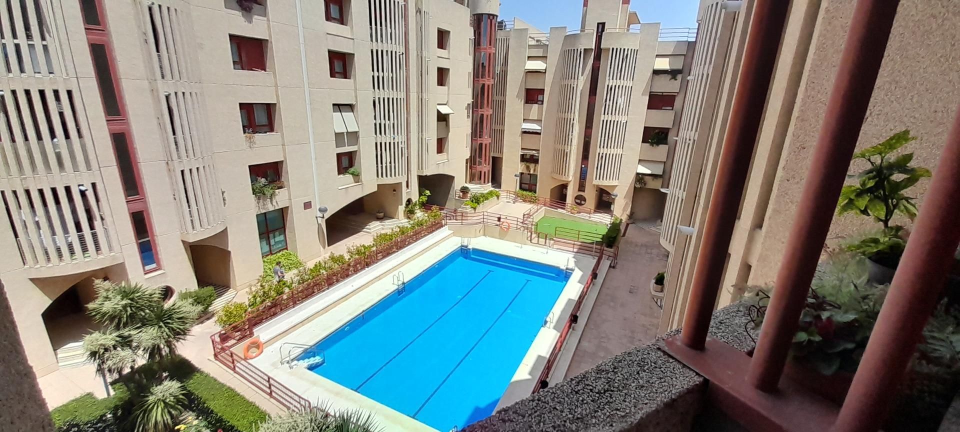 Piscina de Pis de lloguer en  Madrid Capital amb Aire condicionat, Calefacció i Jardí privat