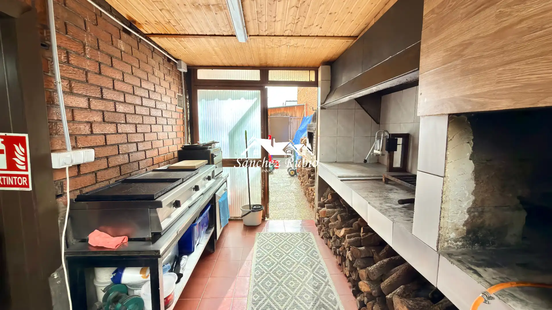 Cuina de Casa o xalet en venda en Torres de la Alameda amb Aire condicionat, Calefacció i Jardí privat