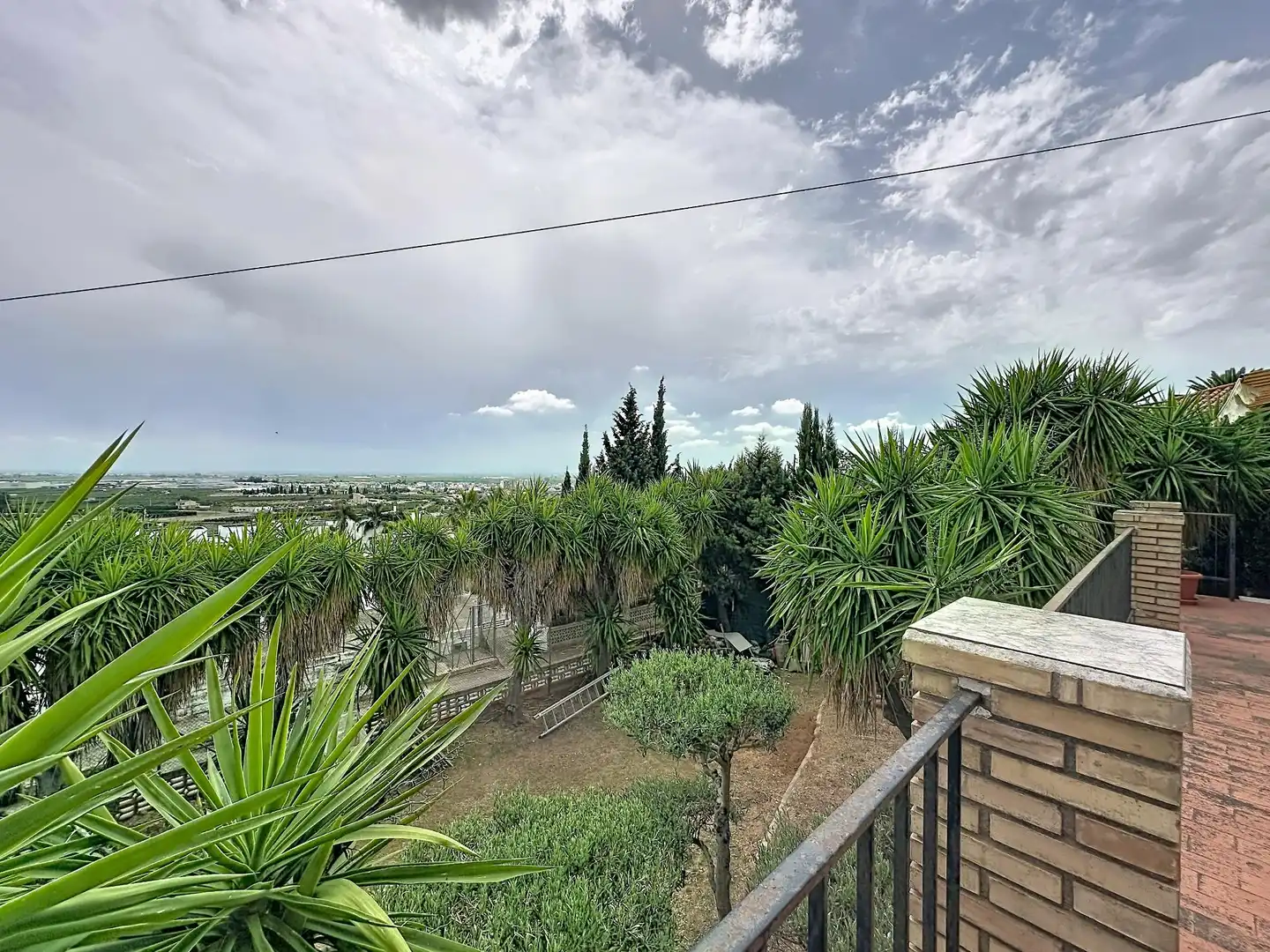 Vista exterior de Casa o xalet en venda en Alginet amb Terrassa