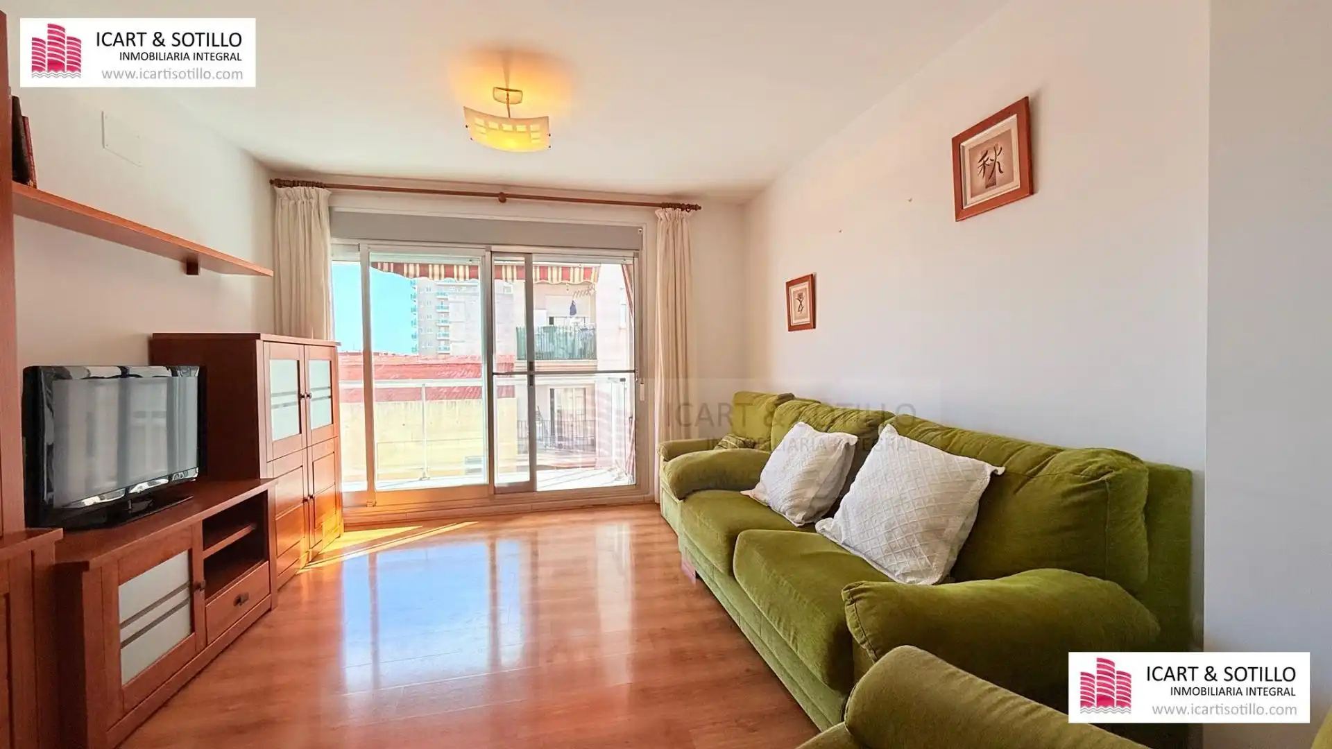 Sala d'estar de Pis en venda en Vinaròs amb Aire condicionat, Calefacció i Parquet