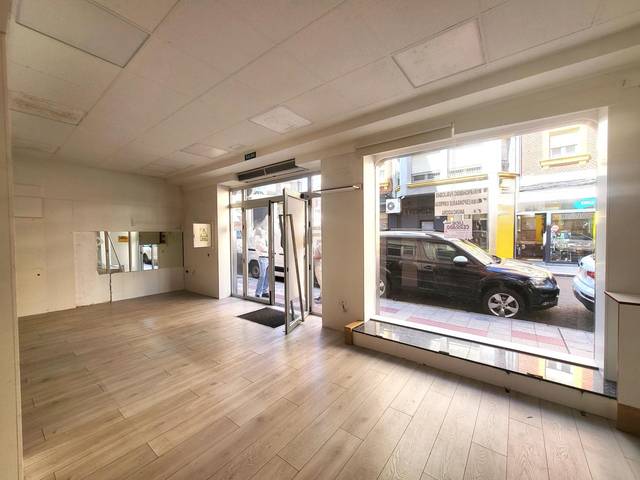 Local comercial en Alquiler en Calle de Concha Espina, 2 en San Mamés - La Palomera