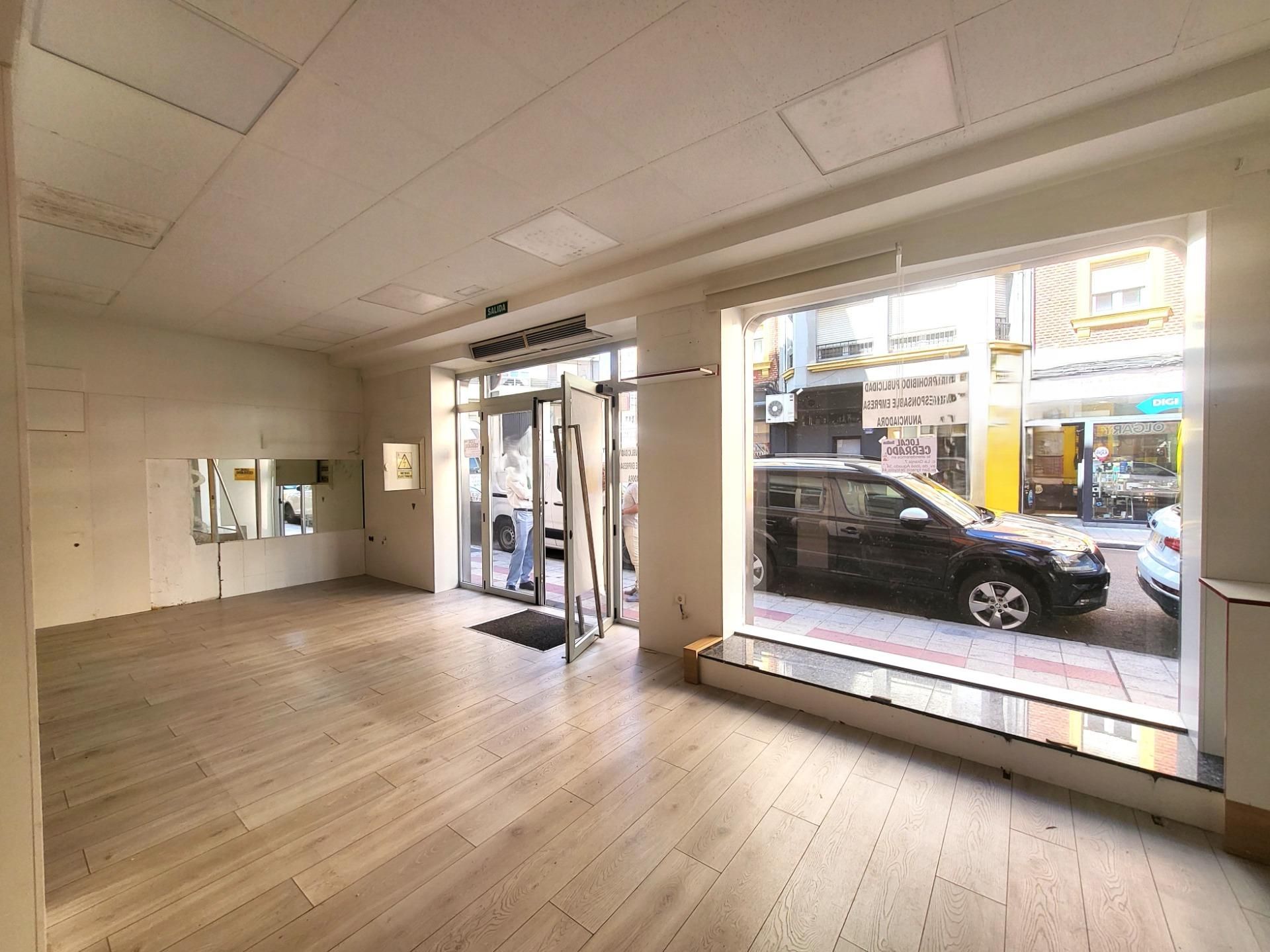 Premises to rent in León Capital   with Air Conditioner