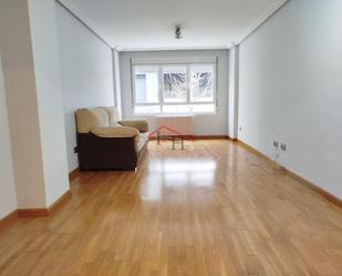 Living room of Flat for sale in León Capital   with Heating, Parquet flooring and Storage room