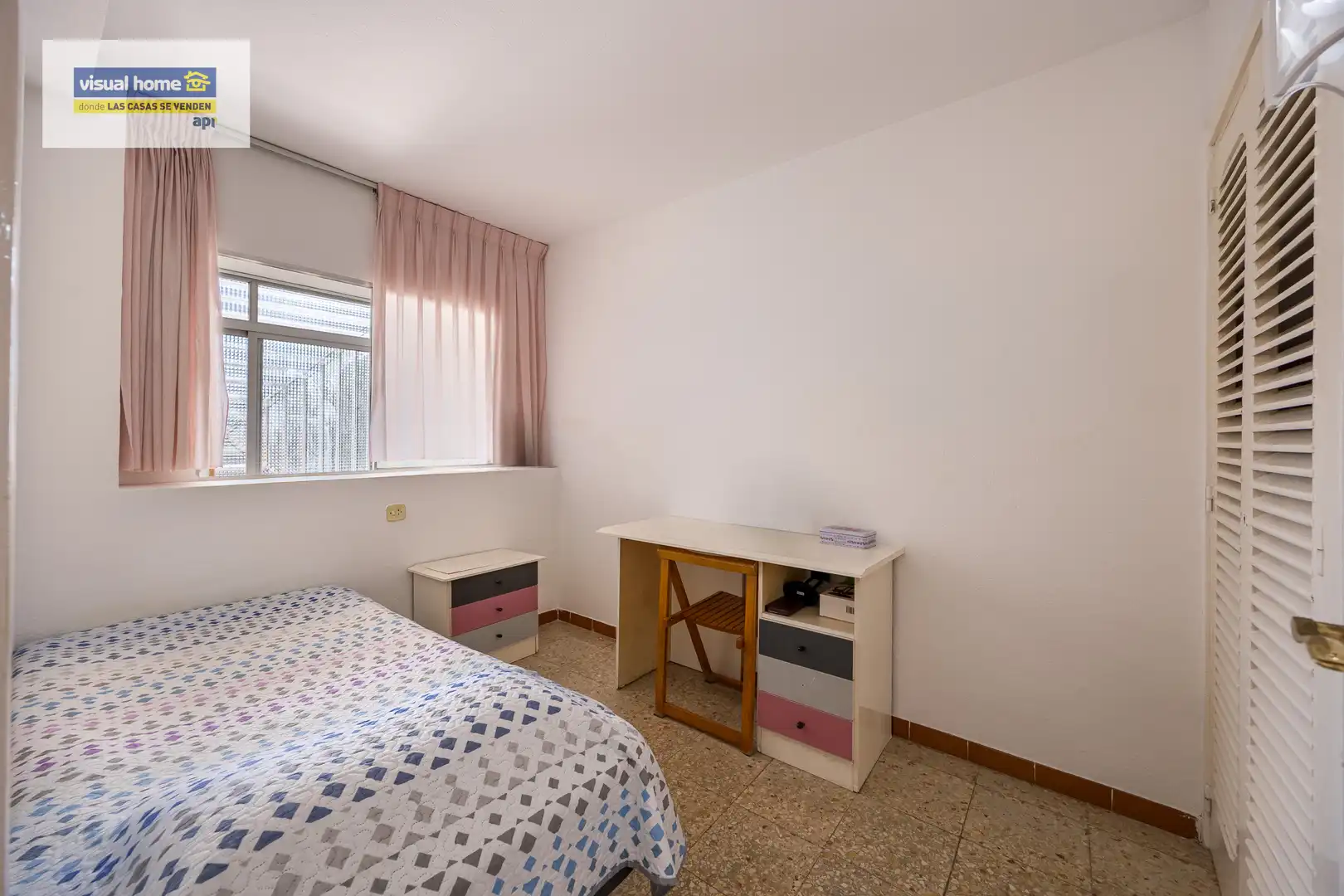 Habitación de Apartamento en venta en Benidorm con Piscina y Piscina comunitaria