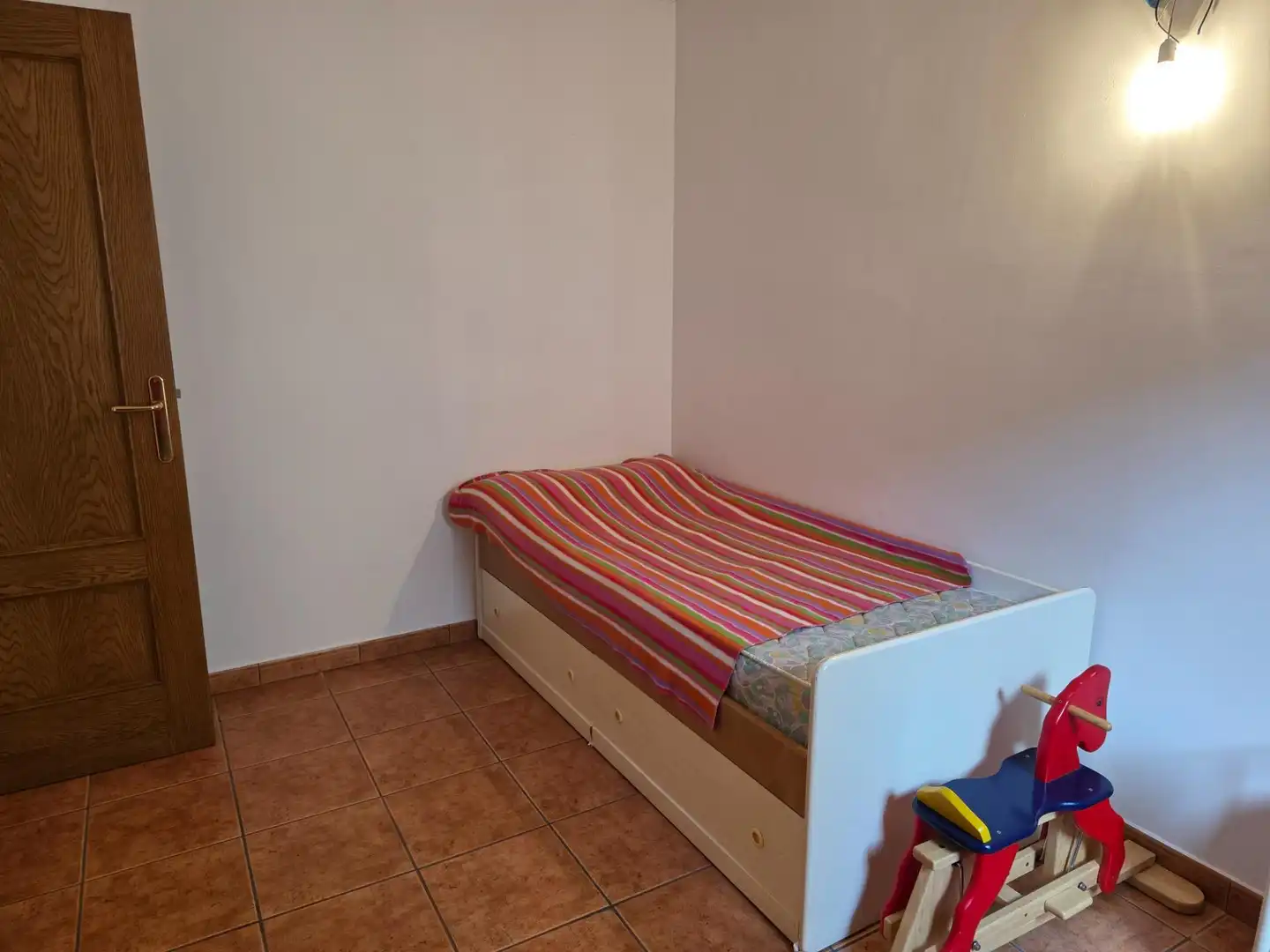 Habitación de Casa adosada en venta en Darnius con Calefacción, Terraza y Trastero
