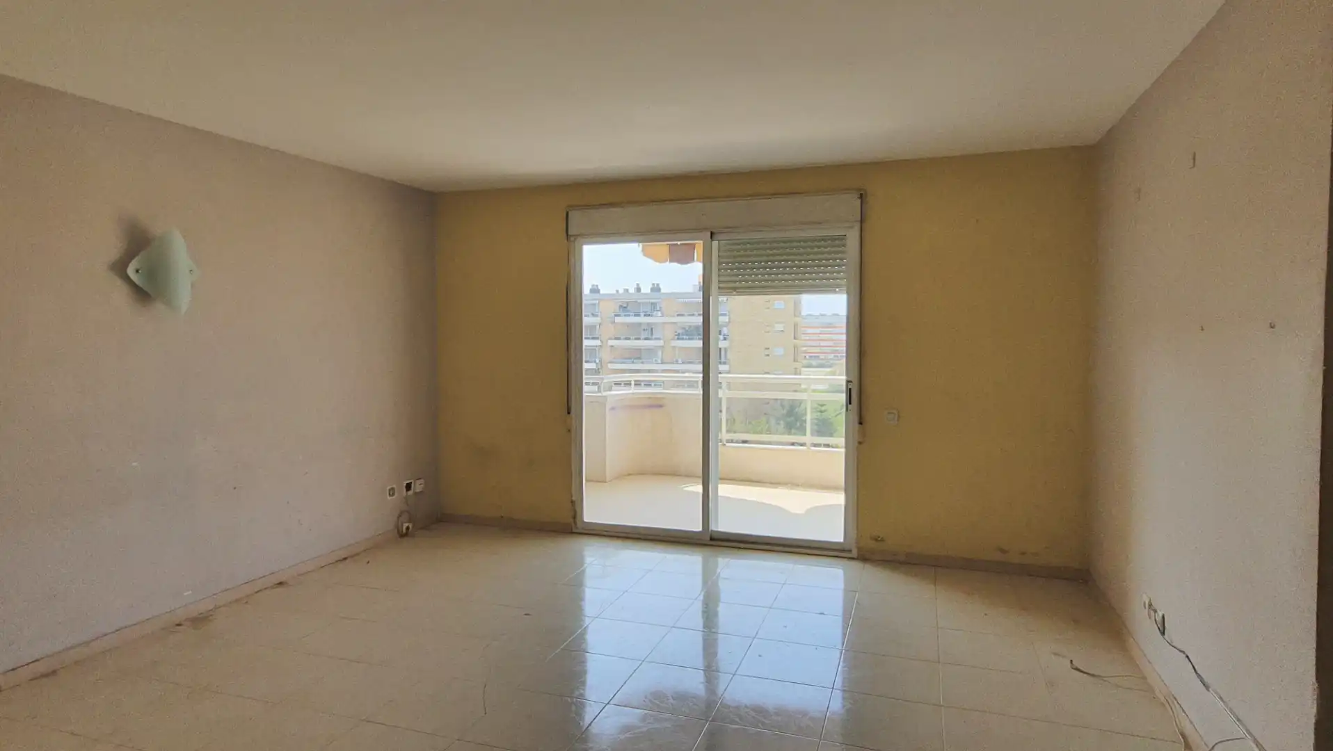 Dormitori de Apartament en venda en Vila-seca amb Terrassa i Piscina comunitària