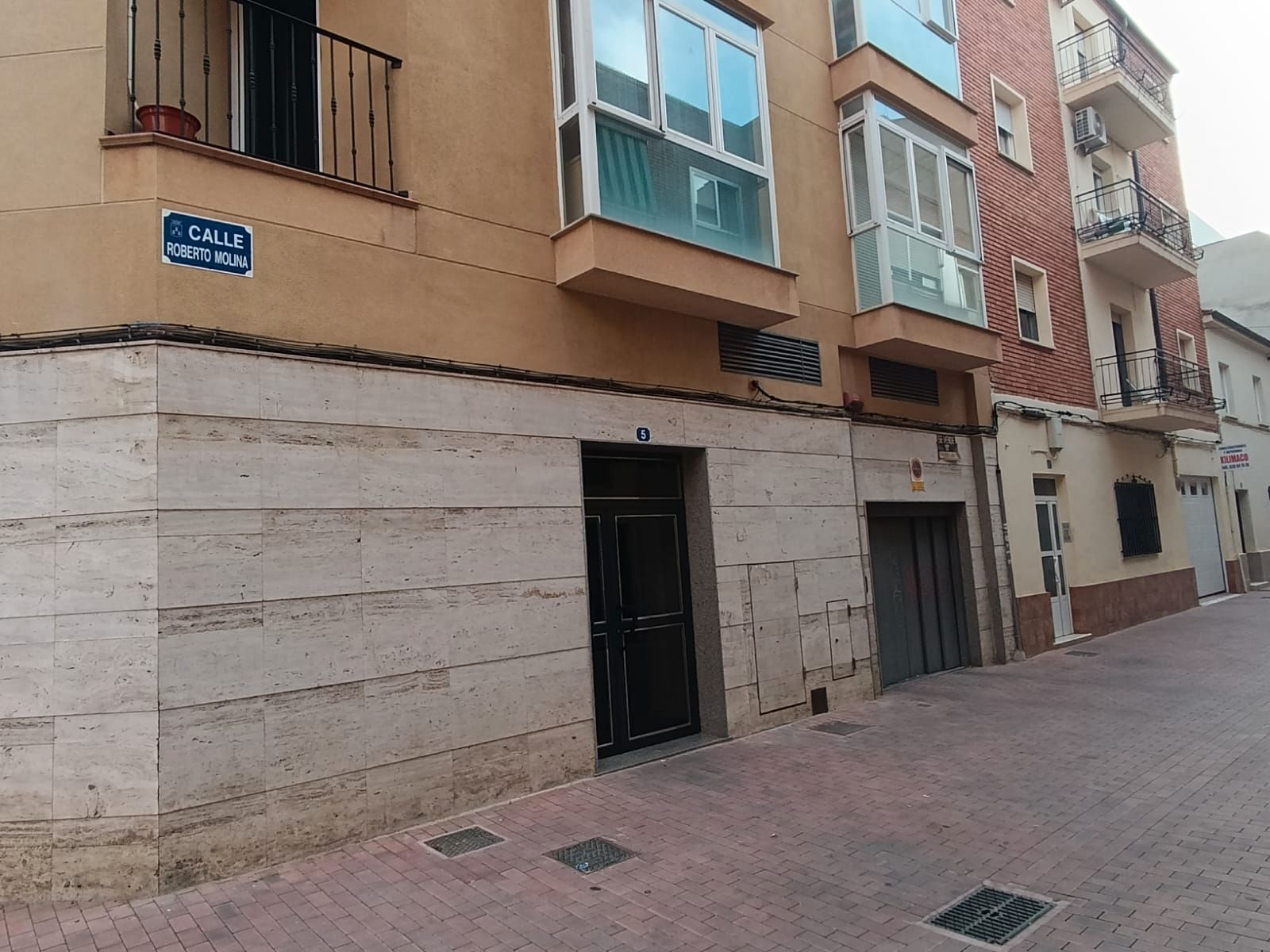 Vista exterior de Garatge en venda en  Albacete Capital