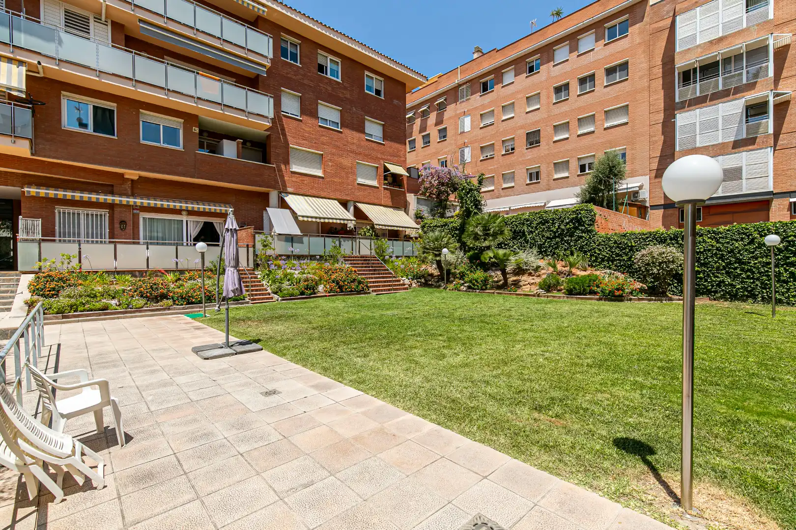 Jardín de Dúplex en venta en Sant Feliu de Llobregat con Aire acondicionado, Terraza y Piscina comunitaria